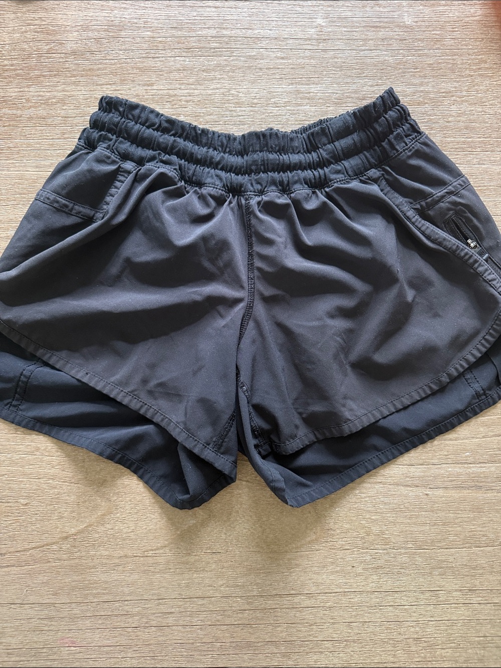 lululemon athletica Black Women's Elastic Waist Athletic Shorts